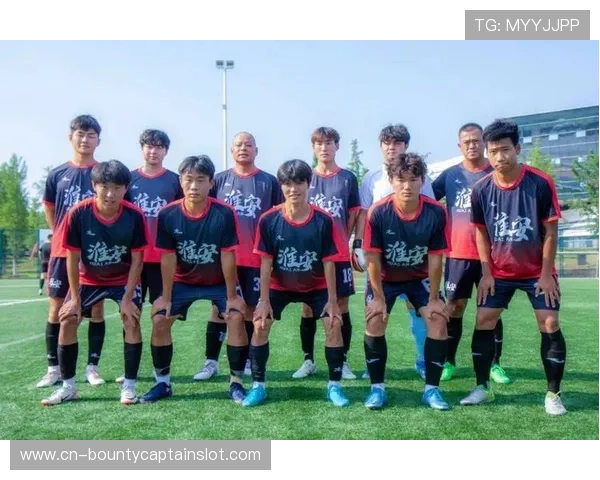 足球与城市文化：摄影作品中的淮安足球生活片段